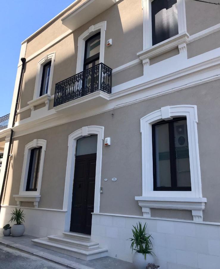 Villa Di Giulio Suite Μπρίντιζι Εξωτερικό φωτογραφία